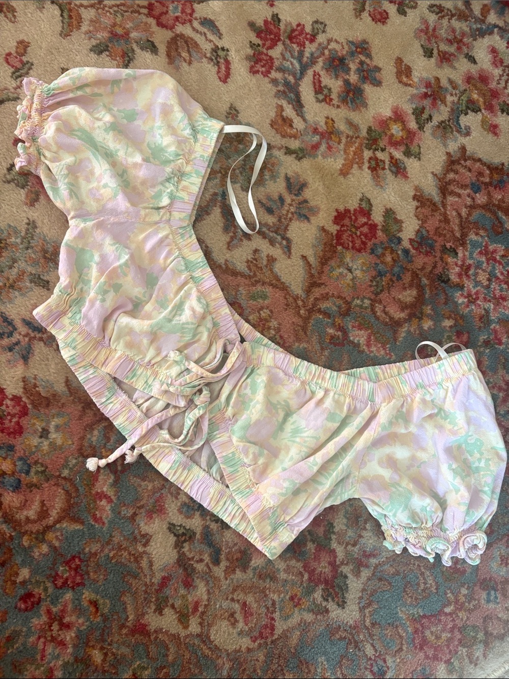 Wild fable top